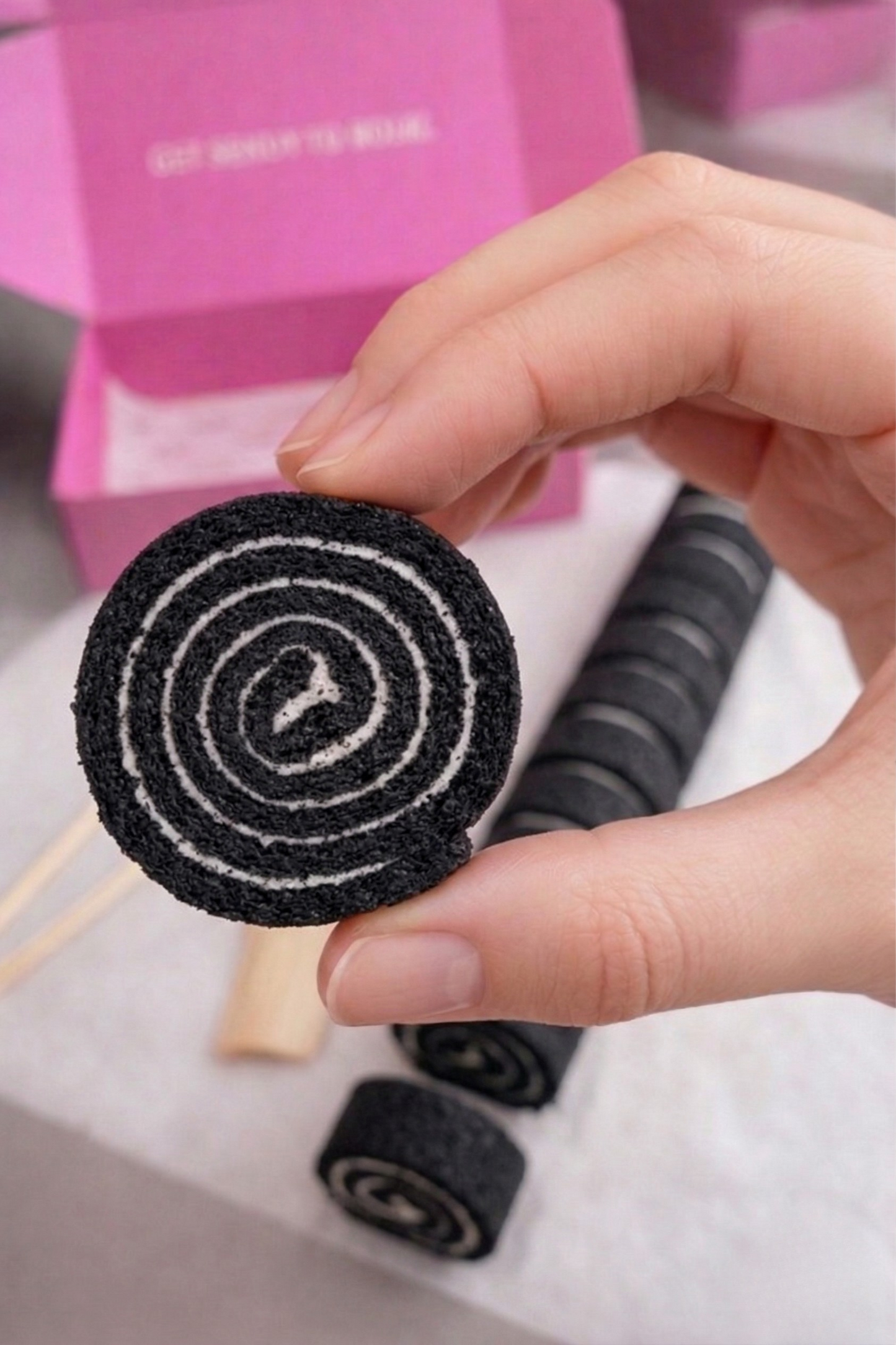 Roll & Dip Bites — Oreo